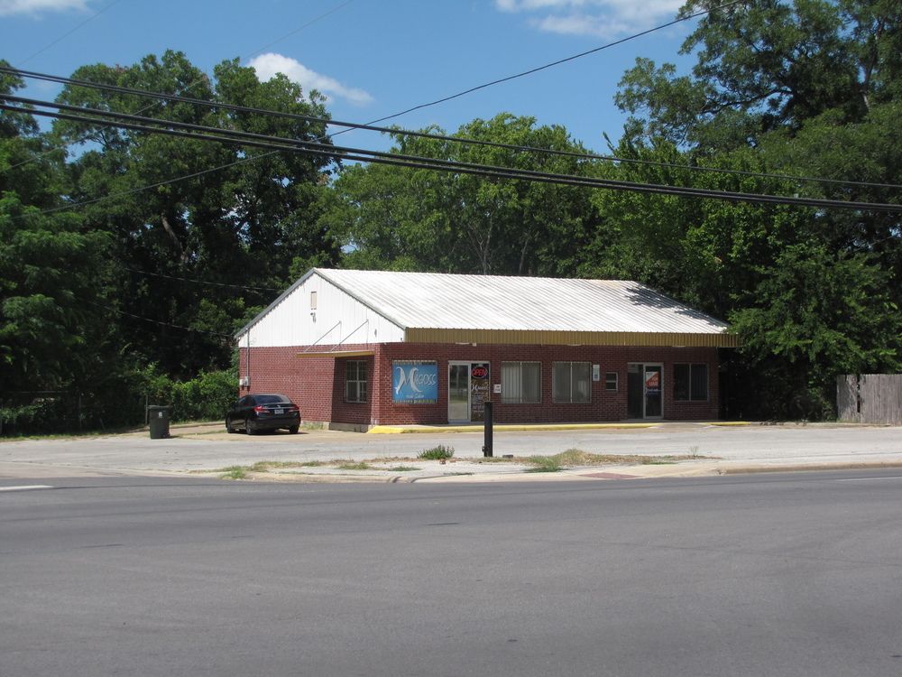 Retail Space Available | 708 W William J Bryan Pkwy | Bryan, TX: 708 W Wm J Bryan Pkwy, Bryan, TX 77803